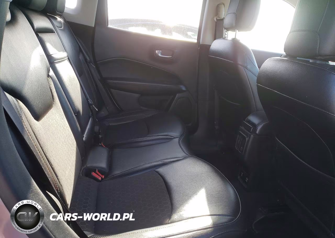 2019 Jeep Compass Latitude VIN:3C4NJDBB0KT597133 - 10