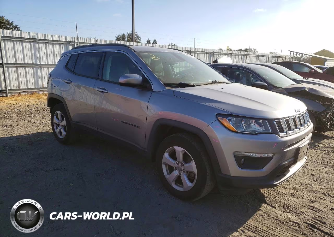 2019 Jeep Compass Latitude VIN:3C4NJDBB0KT597133 - 4