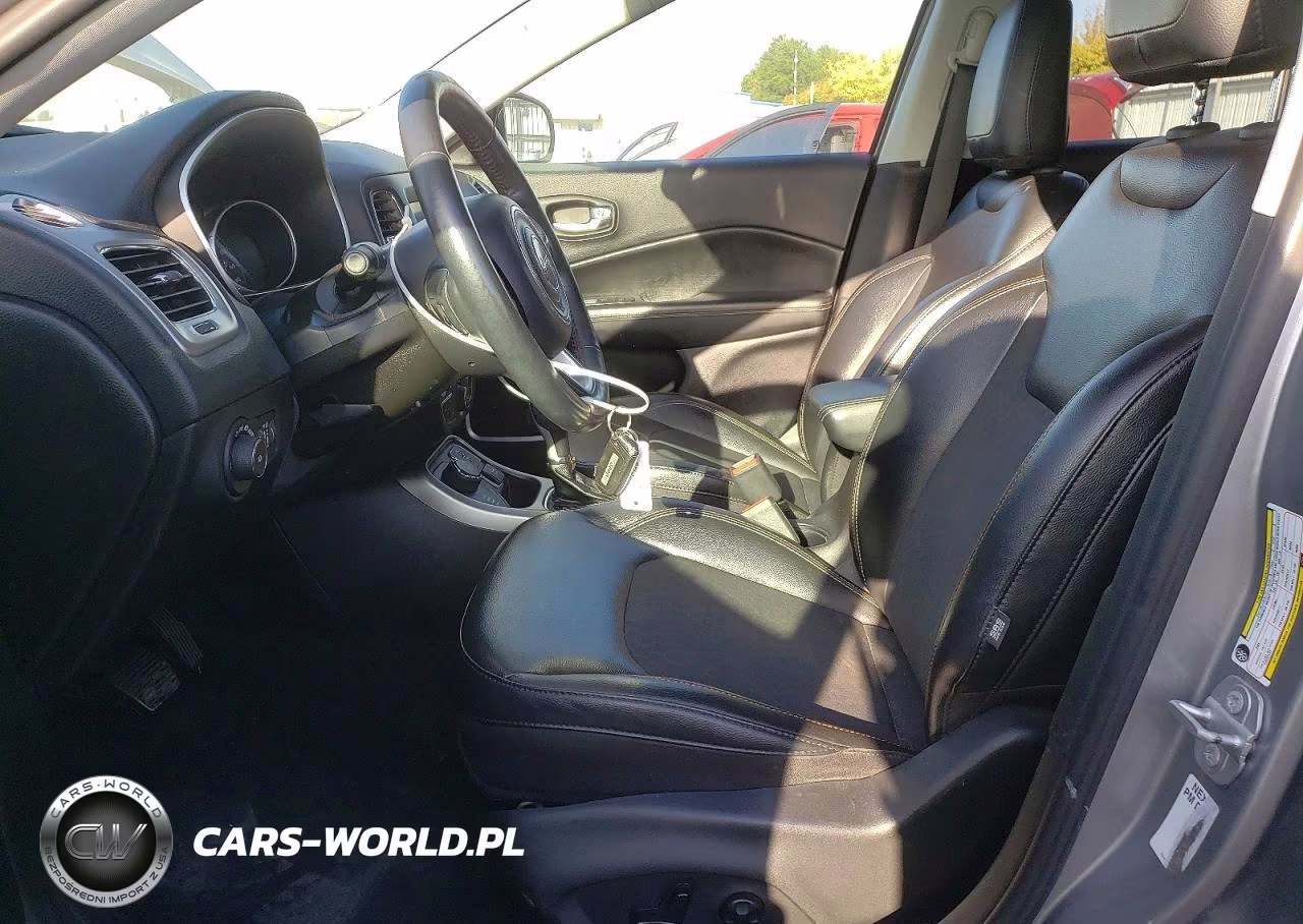 2019 Jeep Compass Latitude VIN:3C4NJDBB0KT597133 - 7