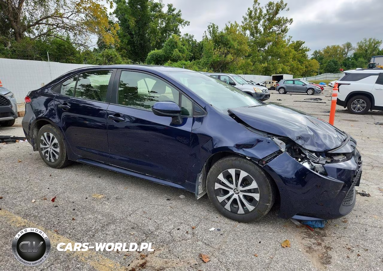 2020 Toyota Corolla Le VIN:JTDEBRBEXLJ004133 - 4