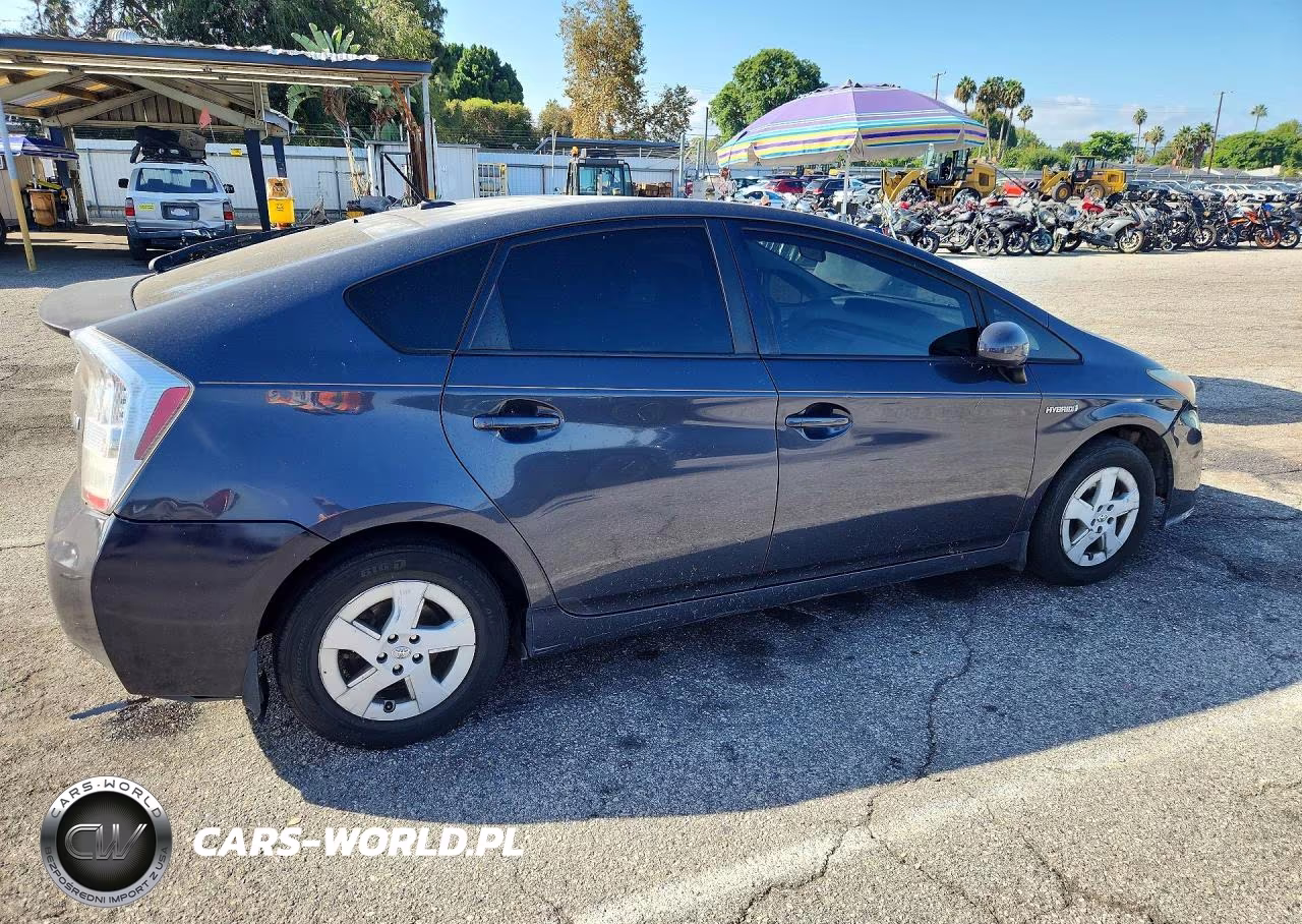2011 Toyota Prius Three VIN:JTDKN3DU9B5317354 - 3