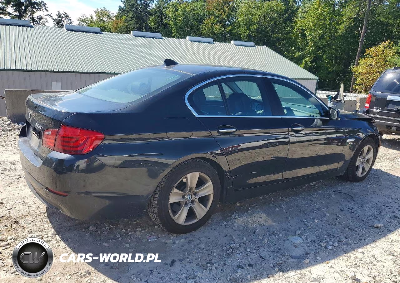 2012 BMW 528 Xi VIN:WBAXH5C54CDW03152 - 3
