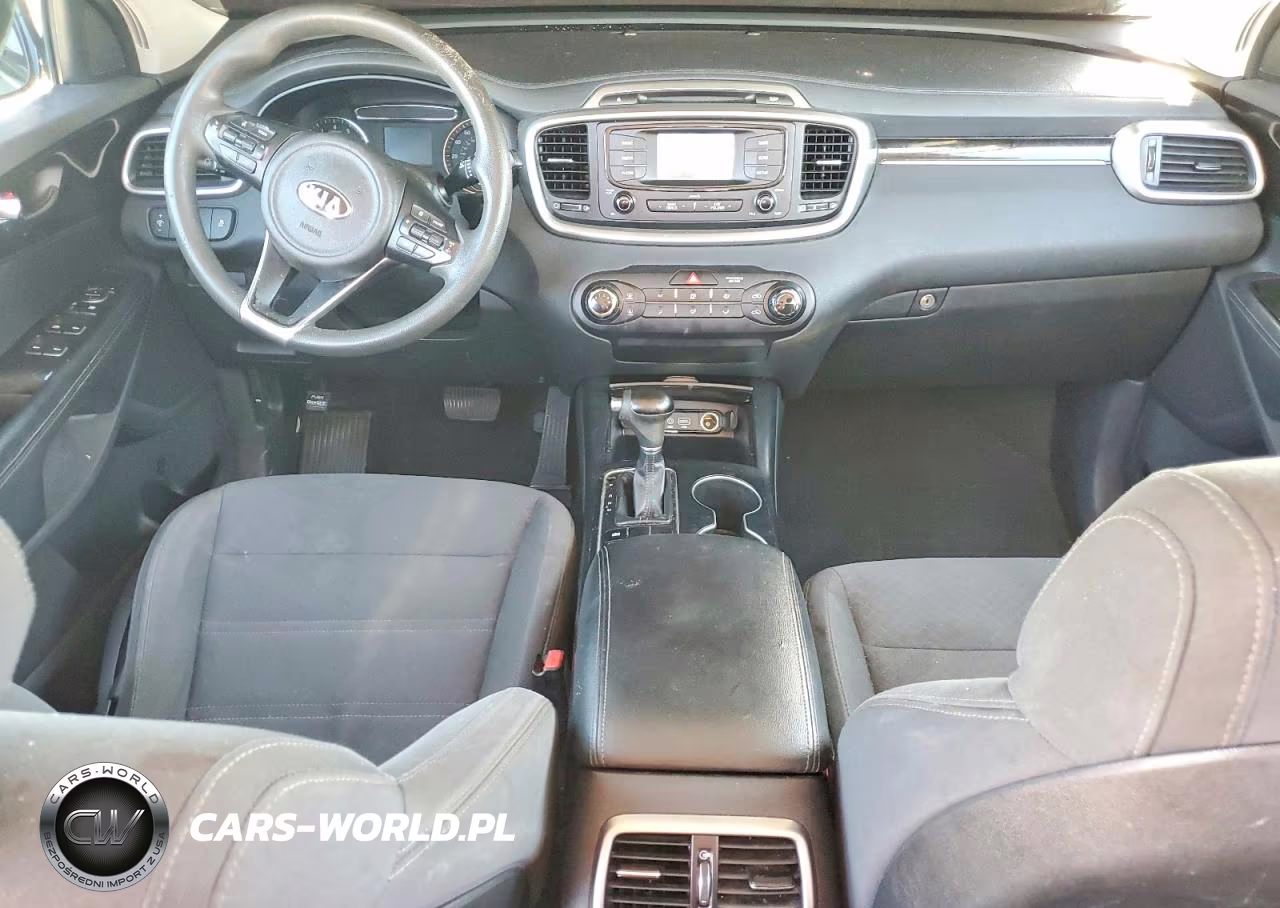 2018 Kia Sorento L VIN:5XYPG4A33JG409650 - 8