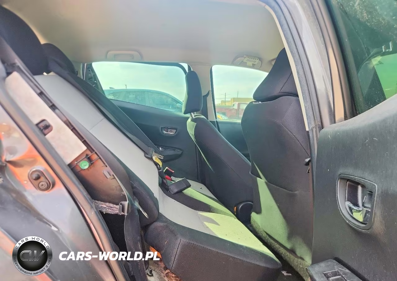 2014 Toyota Yaris 5-Door Le VIN:JTDKTUD36ED589809 - 10