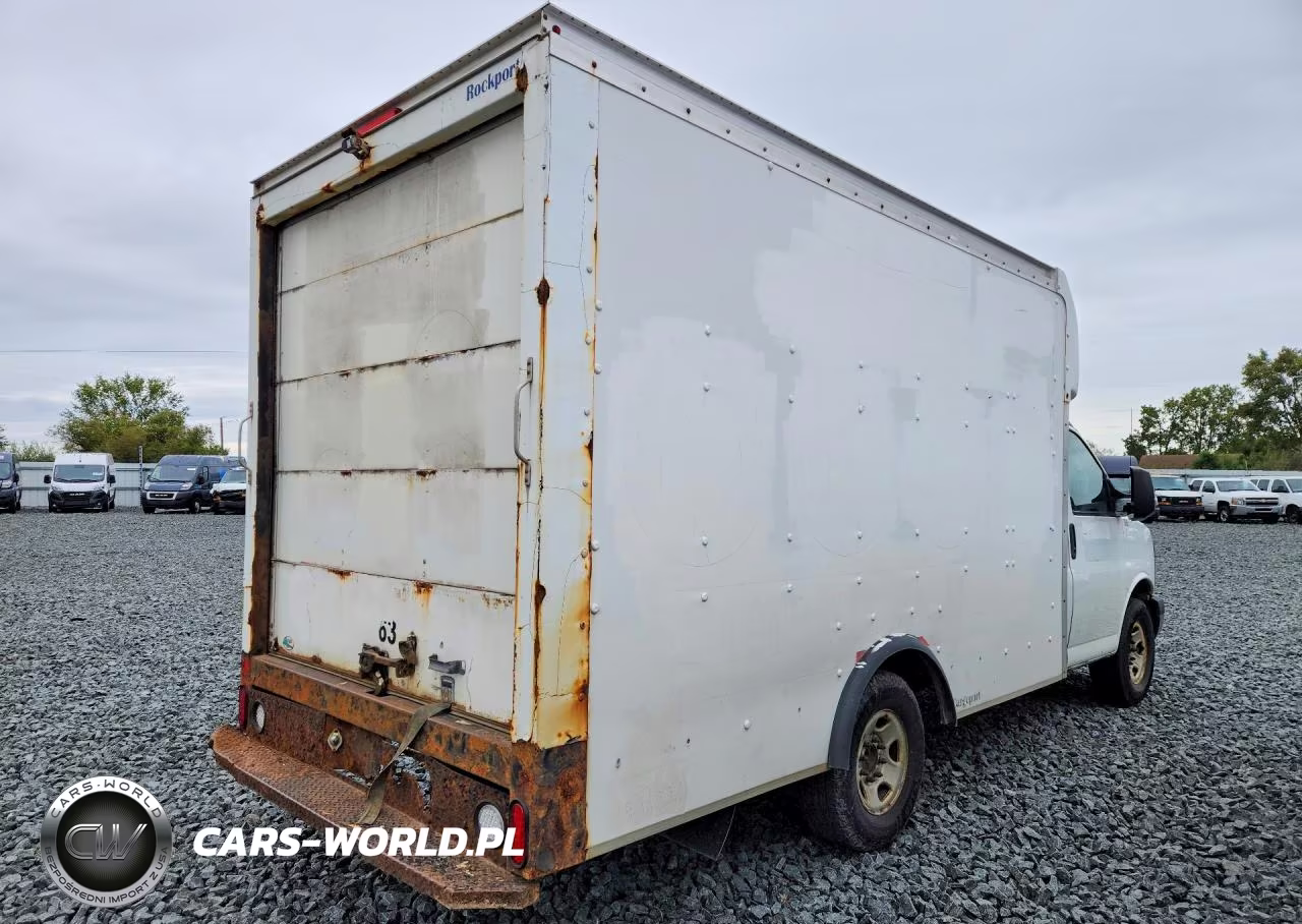 2014 GMC Savana Cutaway G3500 VIN:1GD072CAXE1123913 - 3