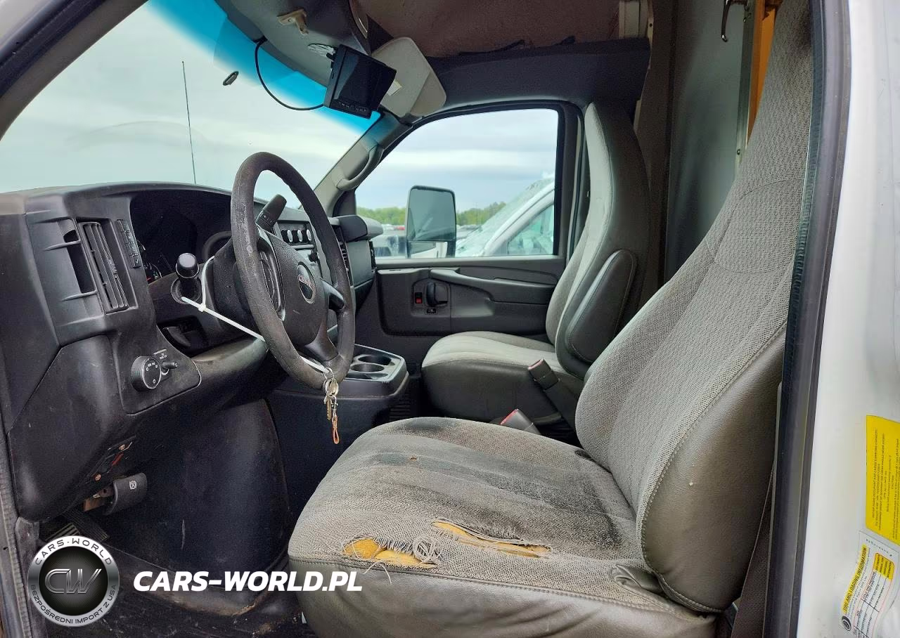 2014 GMC Savana Cutaway G3500 VIN:1GD072CAXE1123913 - 7