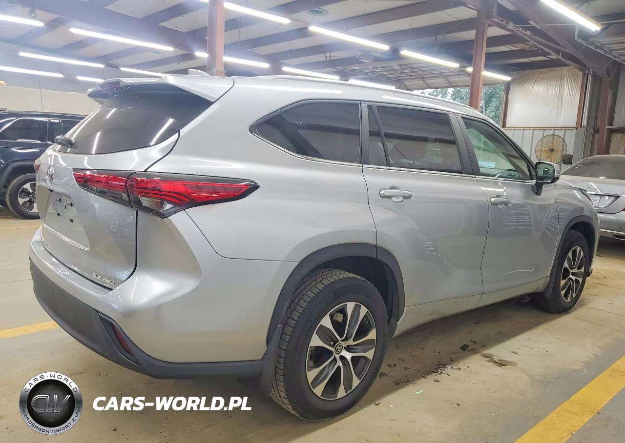 2023 Toyota Highlander Xle VIN:5TDKDRBH2PS009861 - 3