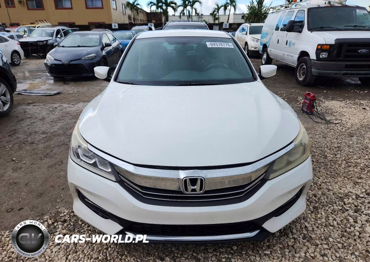 2017 Honda Accord Sport VIN:1HGCR2F51HA028334 - 5