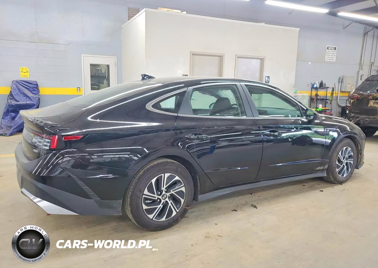 2026 Hyundai Sonata Hybrid Blue VIN:KMHL24JJ7TA165303 - 3