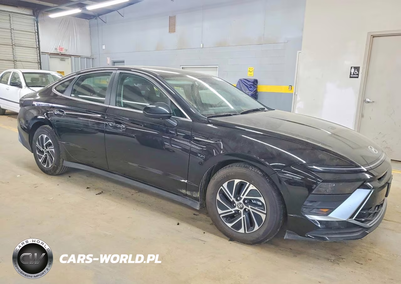 2026 Hyundai Sonata Hybrid Blue VIN:KMHL24JJ7TA165303 - 4