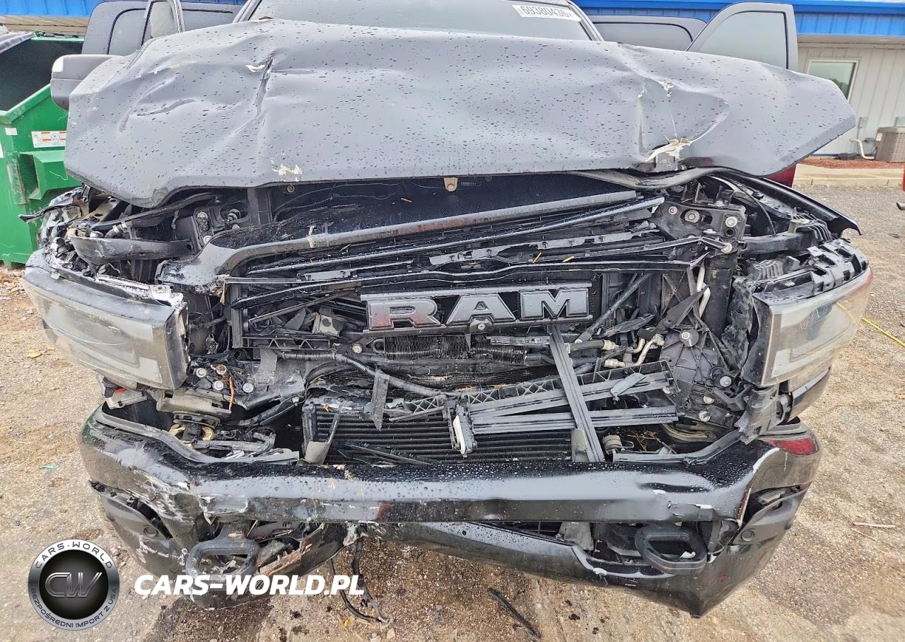 2019 Ram 2500 Laramie VIN:3C6UR5FL8KG545195 - 11