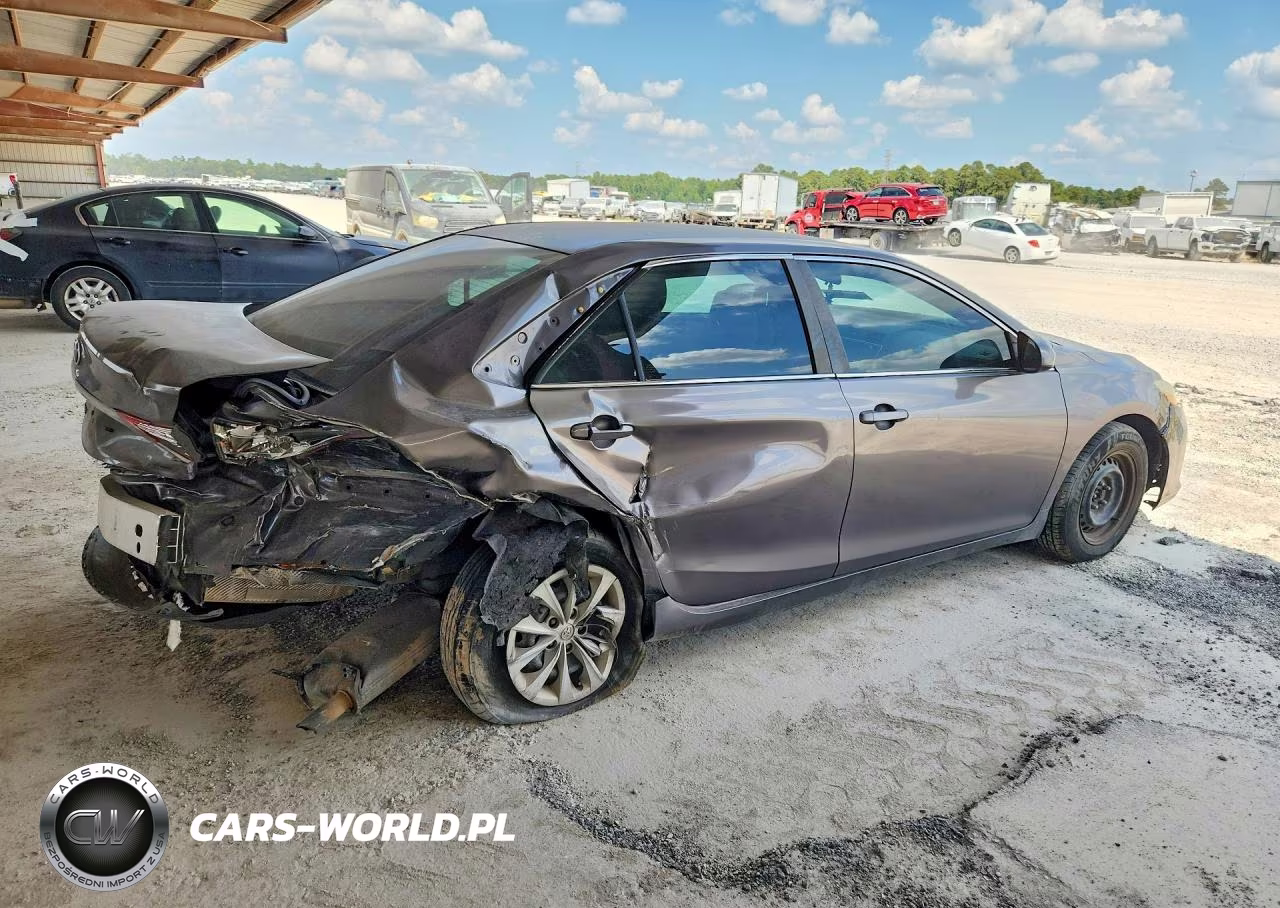 2016 Toyota Camry Le VIN:4T4BF1FK4GR575079 - 3
