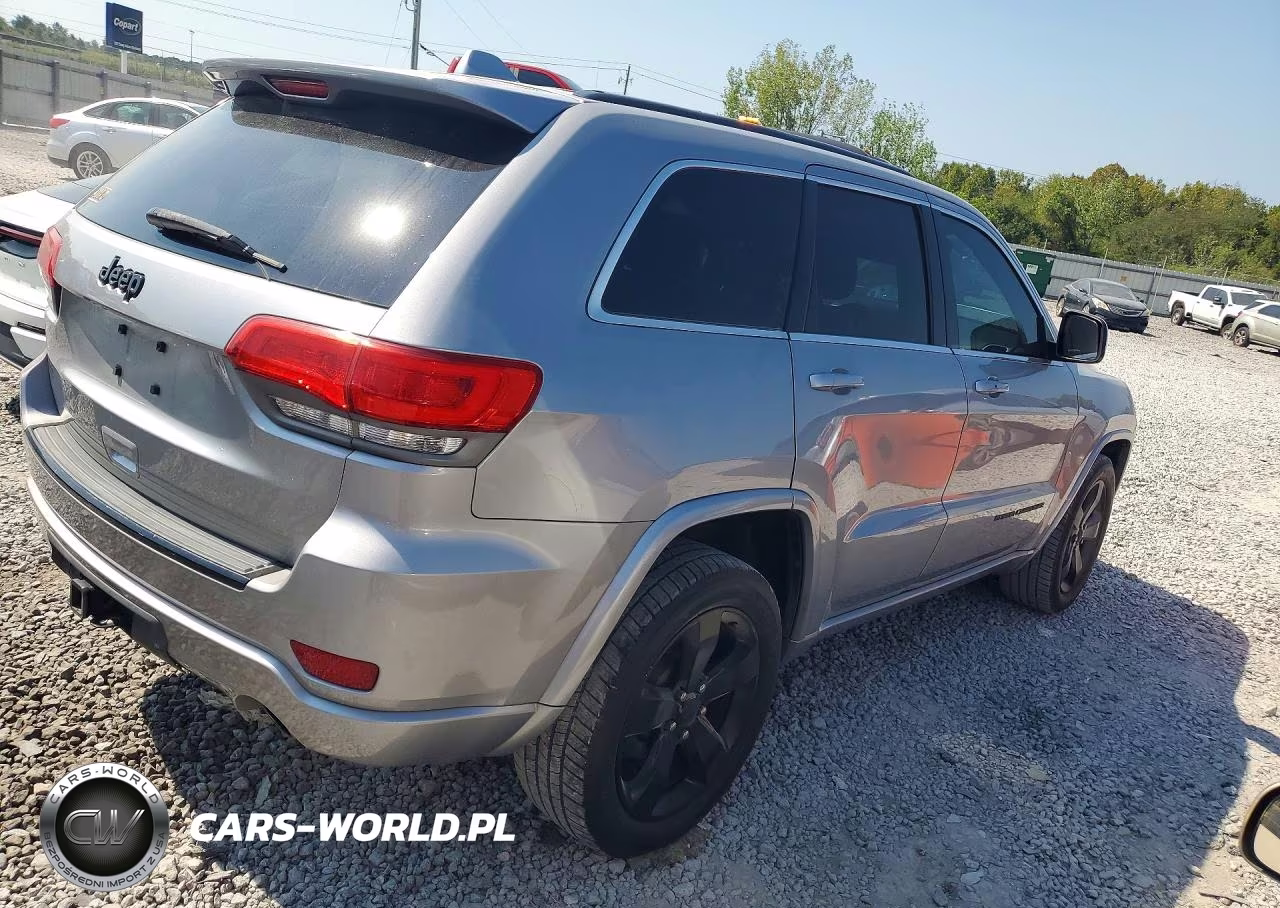 2014 Jeep Grand Cherokee Laredo VIN:1C4RJEAG5EC536493 - 3