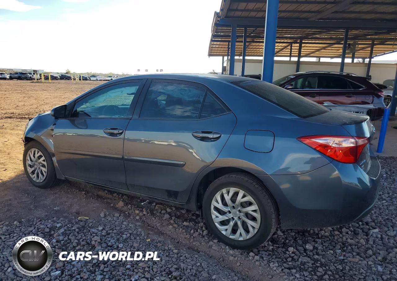2018 Toyota Corolla Le VIN:2T1BURHE3JC097073 - 2