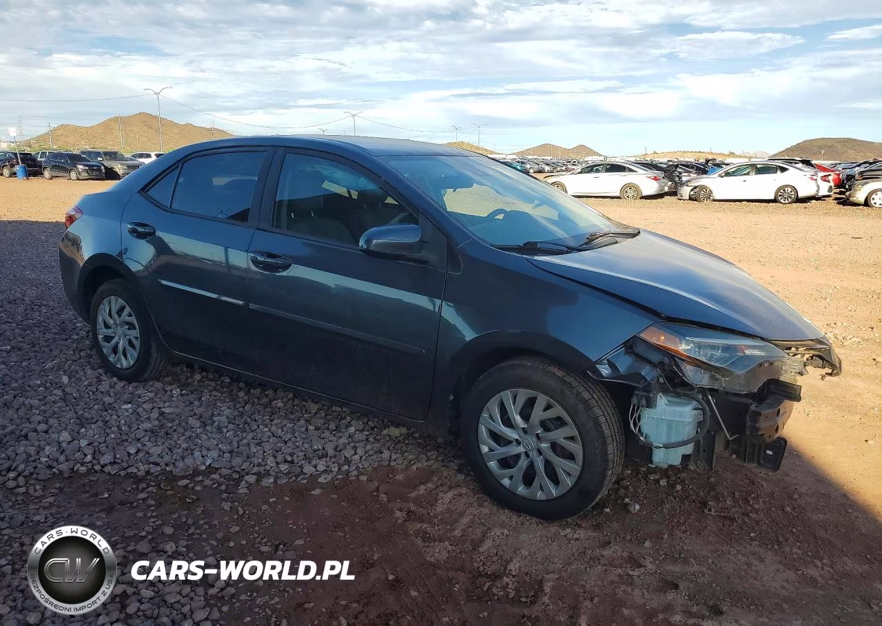 2018 Toyota Corolla Le VIN:2T1BURHE3JC097073 - 4