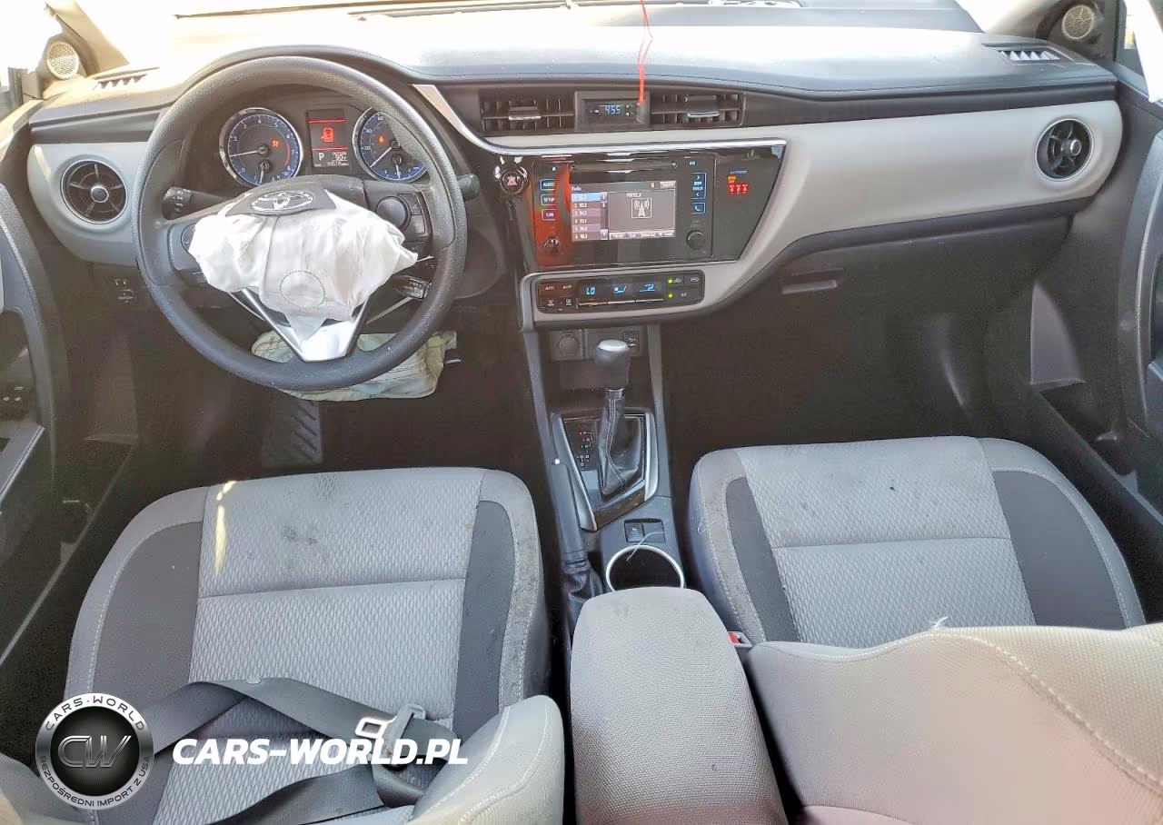 2018 Toyota Corolla Le VIN:2T1BURHE3JC097073 - 8
