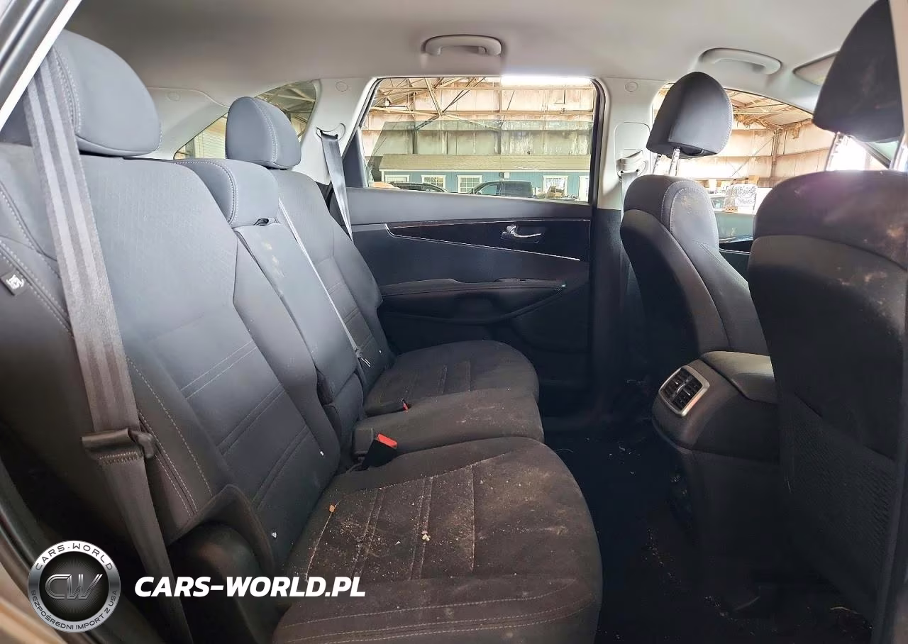 2018 Kia Sorento Lx V6 VIN:5XYPGDA50JG372946 - 11