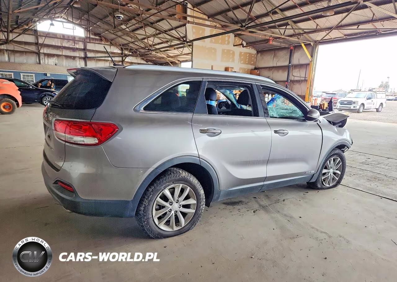 2018 Kia Sorento Lx V6 VIN:5XYPGDA50JG372946 - 3