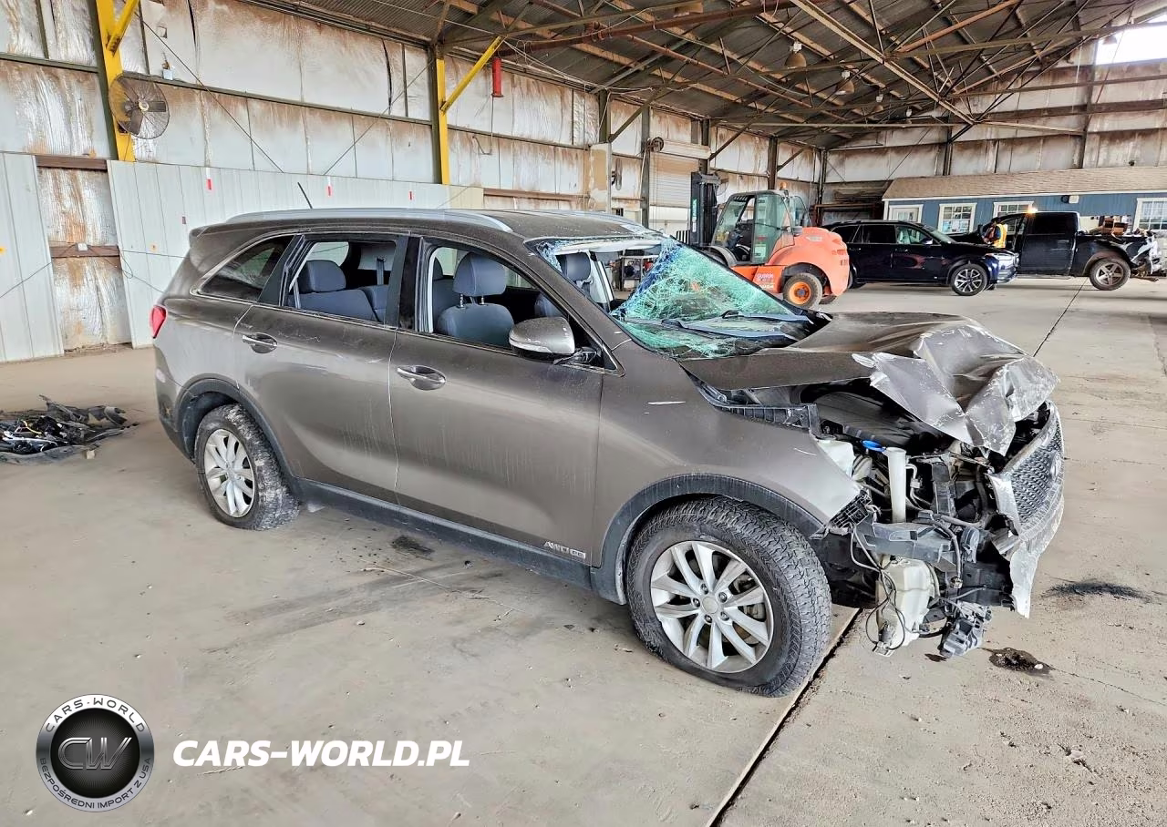 2018 Kia Sorento Lx V6 VIN:5XYPGDA50JG372946 - 4