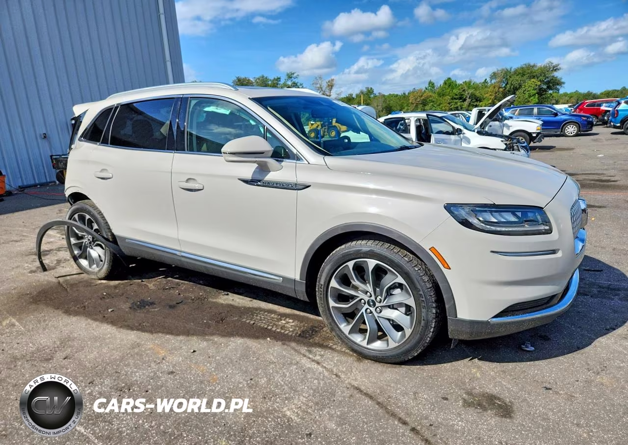 2023 Lincoln Nautilus Reserve VIN:2LMPJ6K9XPBL04374 - 4