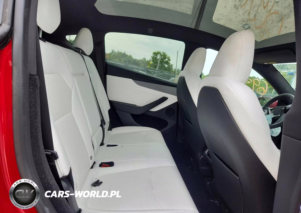 2026 Tesla Model Y VIN:7SAYGDEE7TA676896 - 10