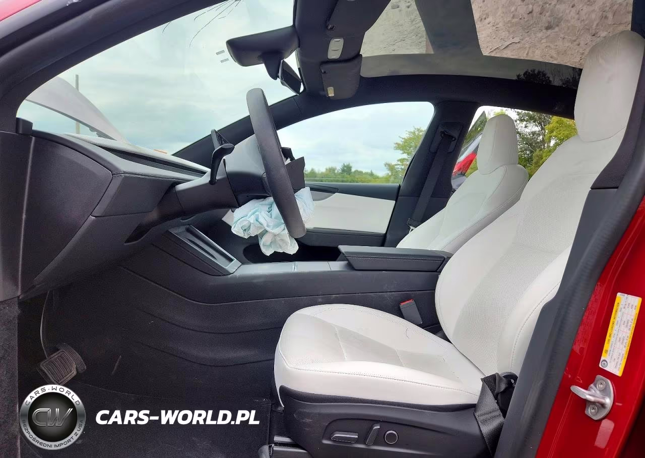 2026 Tesla Model Y VIN:7SAYGDEE7TA676896 - 7