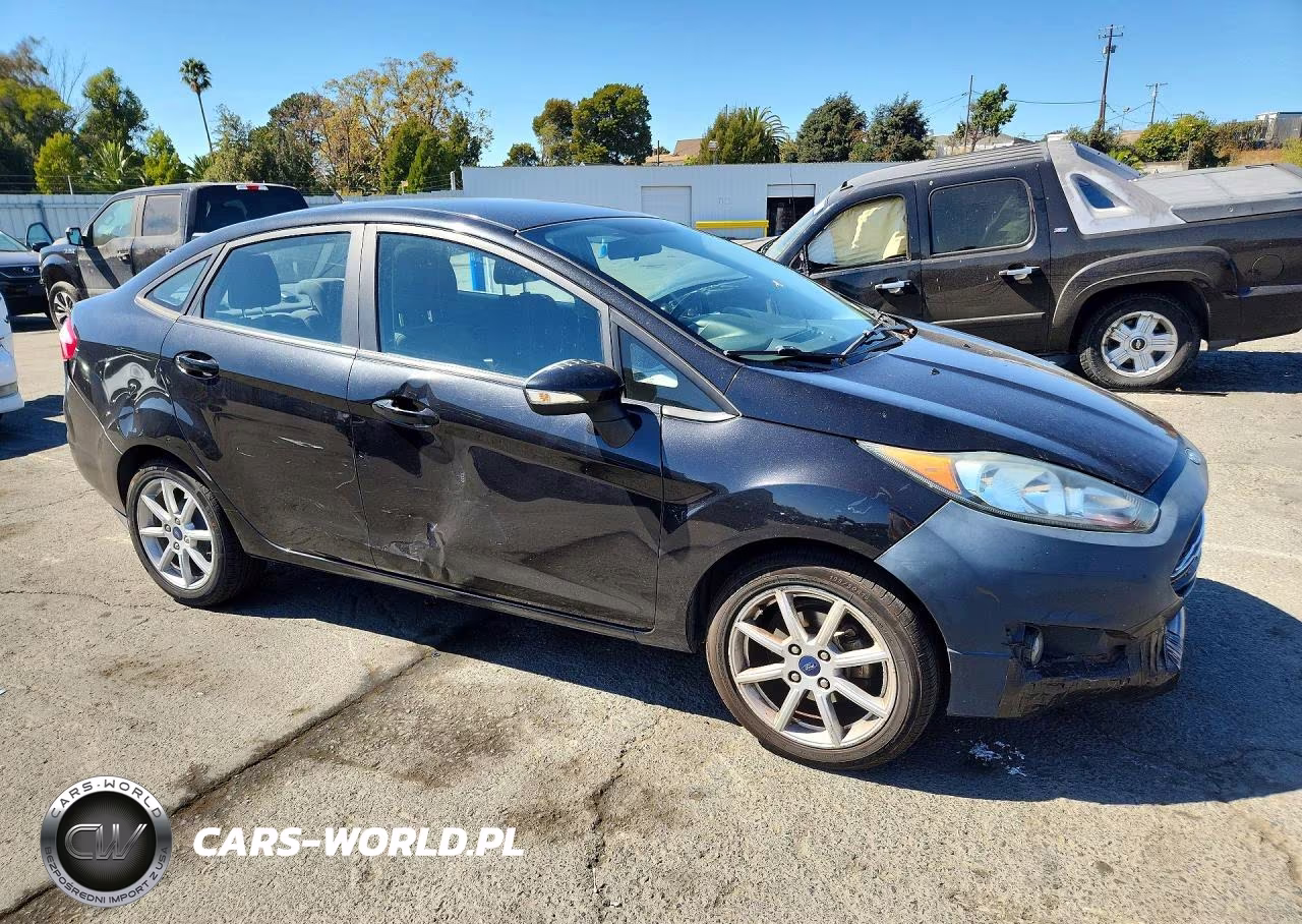 2015 Ford Fiesta Se VIN:3FADP4BJ4FM205472 - 4