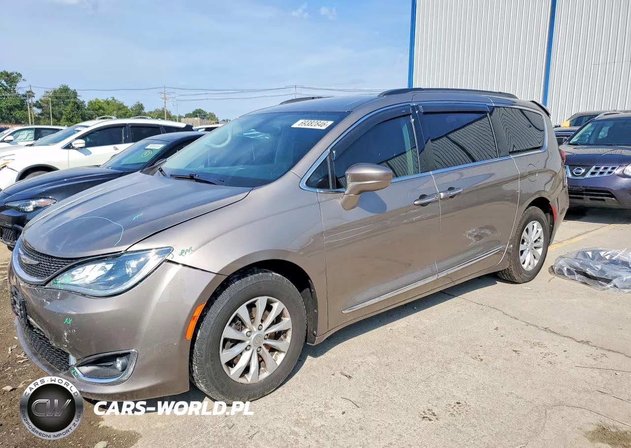 2017 Chrysler Pacifica Touring L VIN:2C4RC1BG7HR803727 - 1