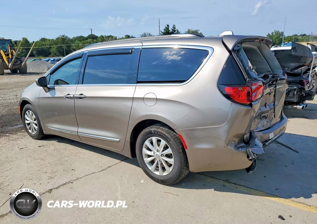 2017 Chrysler Pacifica Touring L VIN:2C4RC1BG7HR803727 - 2