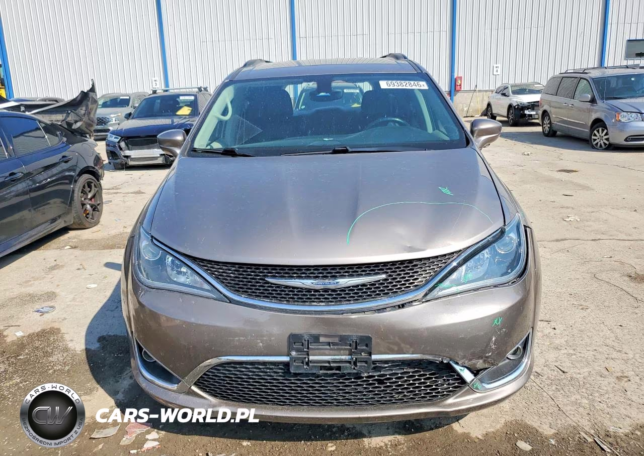 2017 Chrysler Pacifica Touring L VIN:2C4RC1BG7HR803727 - 5