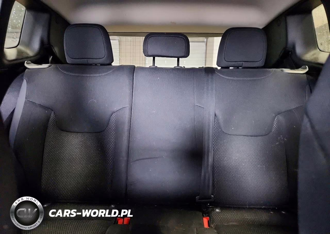 2020 Jeep Renegade Latitude VIN:ZACNJABBXLPL53736 - 10