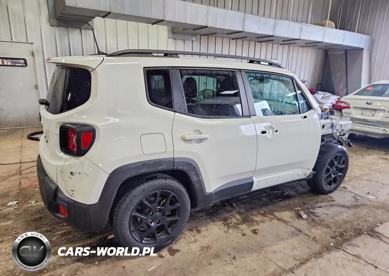 2020 Jeep Renegade Latitude VIN:ZACNJABBXLPL53736 - 3