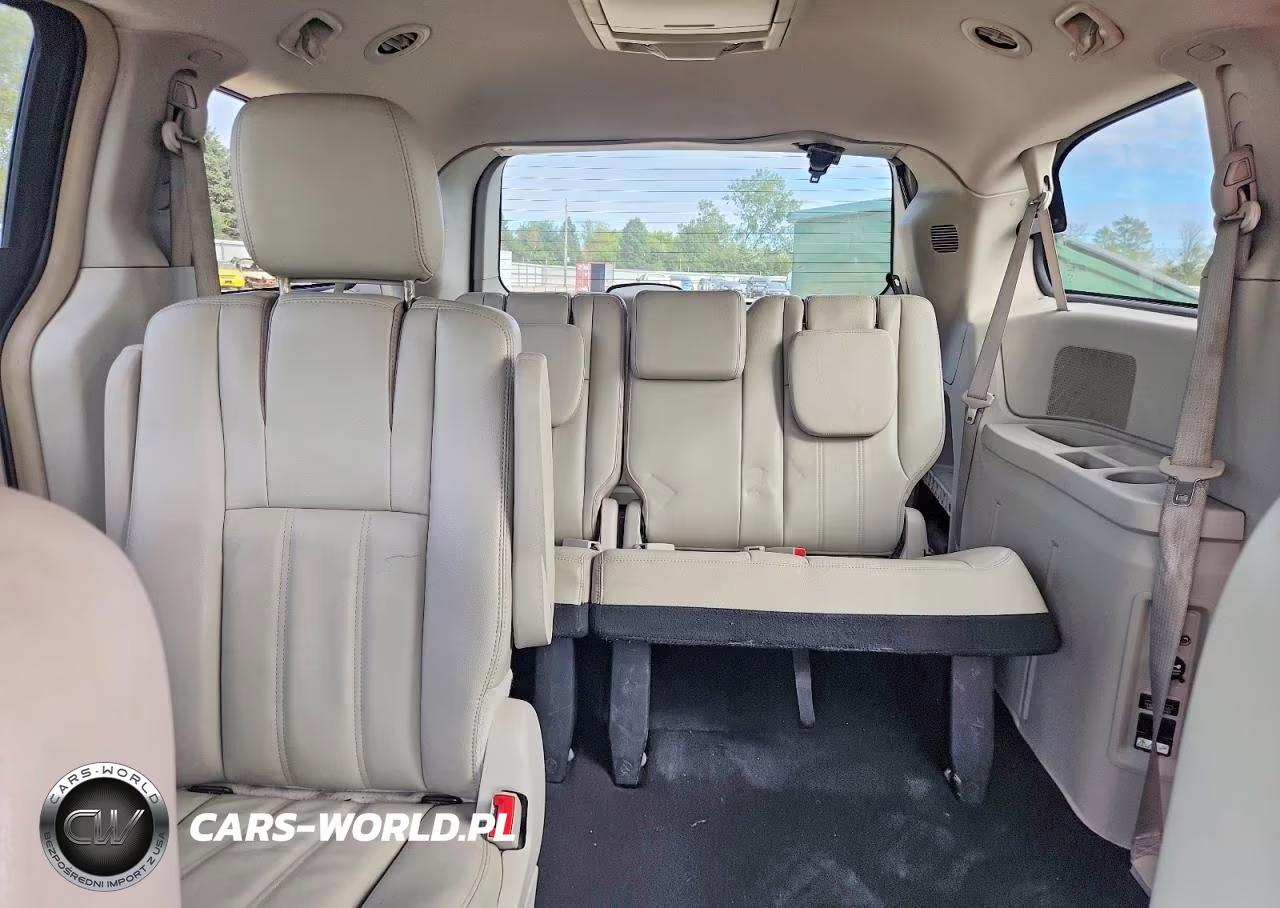2013 Chrysler Town & Country Touring VIN:2C4RC1BG0DR662364 - 10