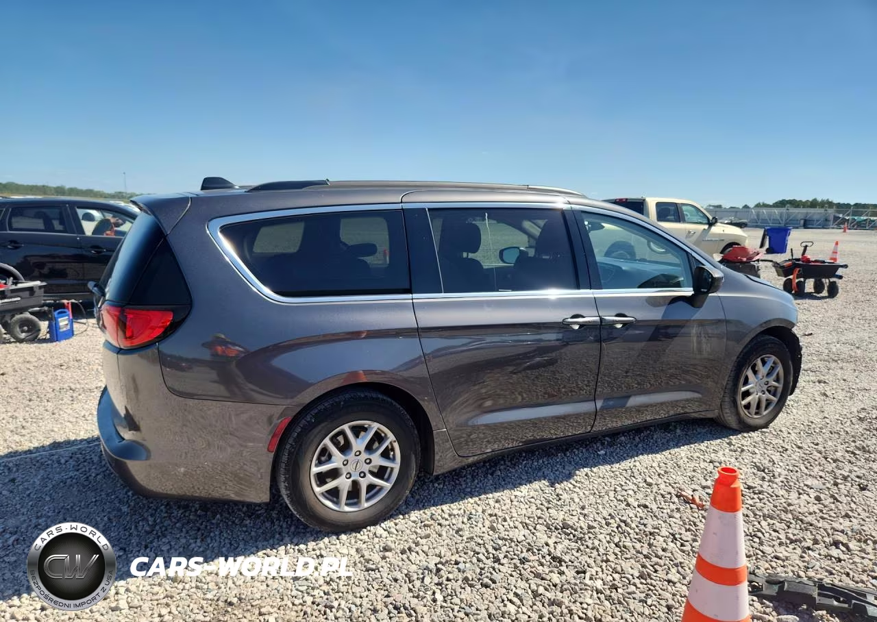2021 Chrysler Voyager Lxi VIN:2C4RC1DG6MR505578 - 3