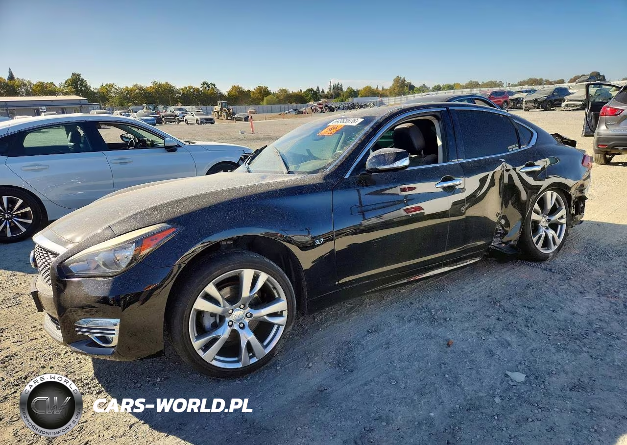 2017 Infiniti Q70 3.7 – zdjęcie 1 z 12