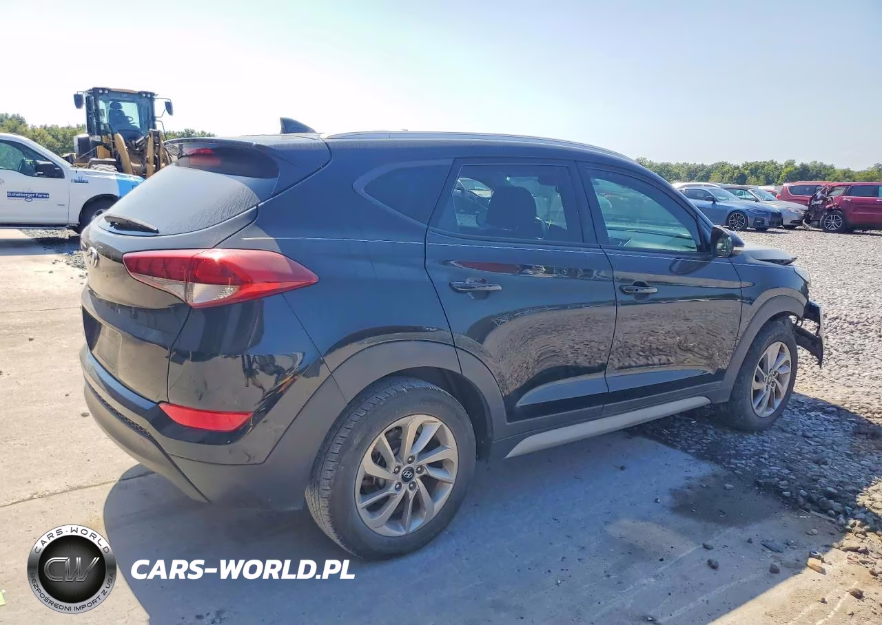 2017 Hyundai Tucson Se Plus VIN:KM8J33A4XHU375425 - 3