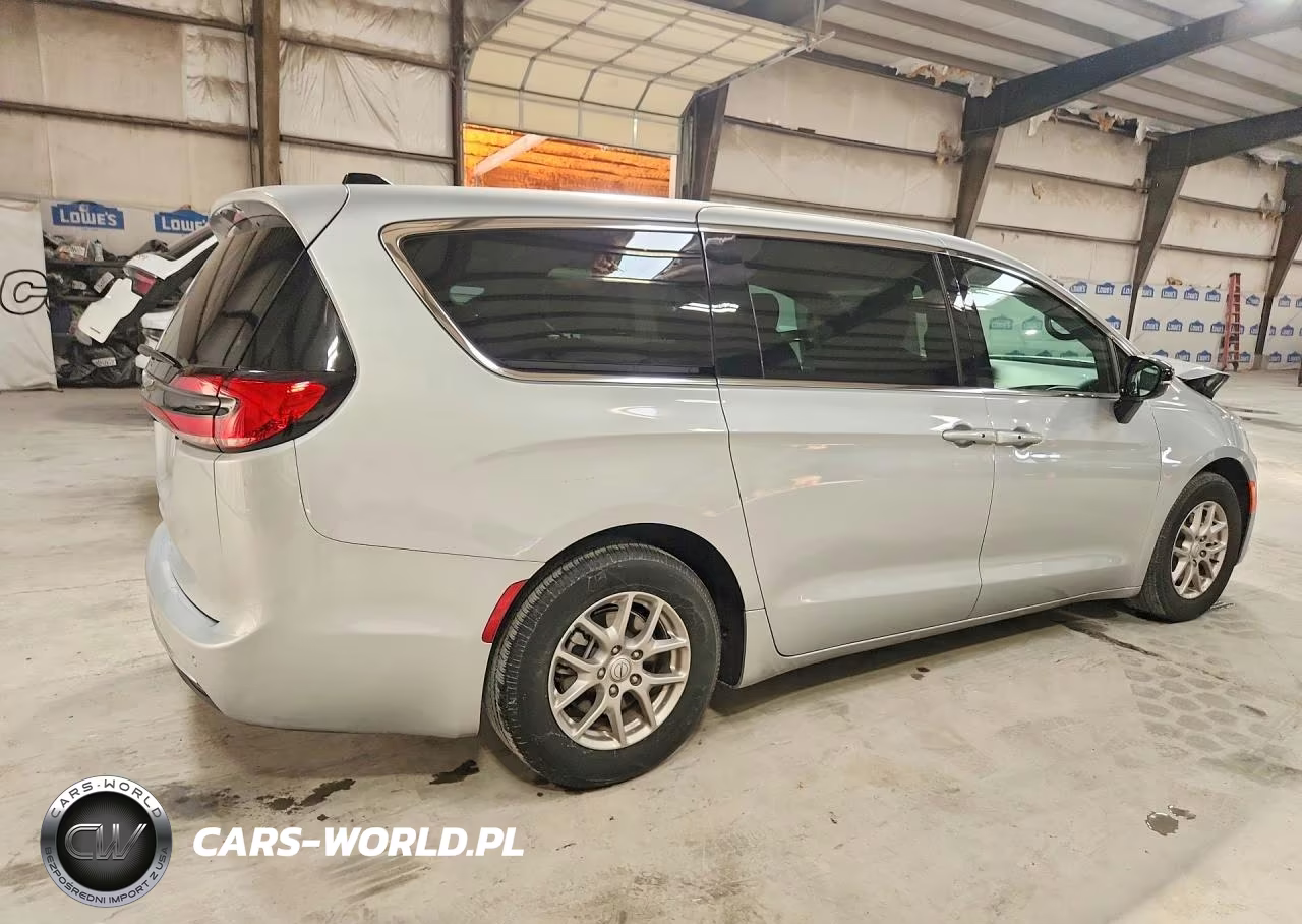 2026 Chrysler Pacifica Select VIN:2C4RC1BG8TR193362 - 3