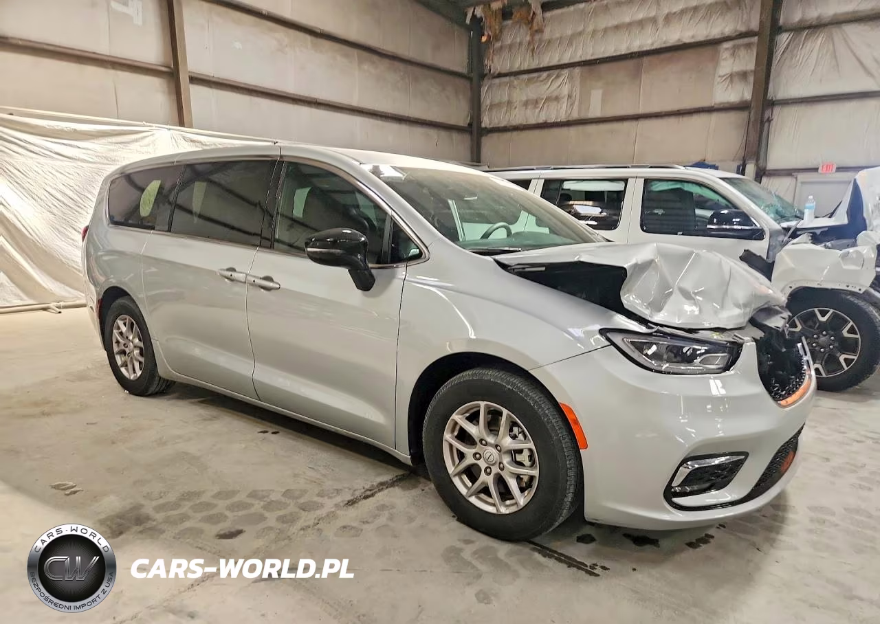 2026 Chrysler Pacifica Select VIN:2C4RC1BG8TR193362 - 4