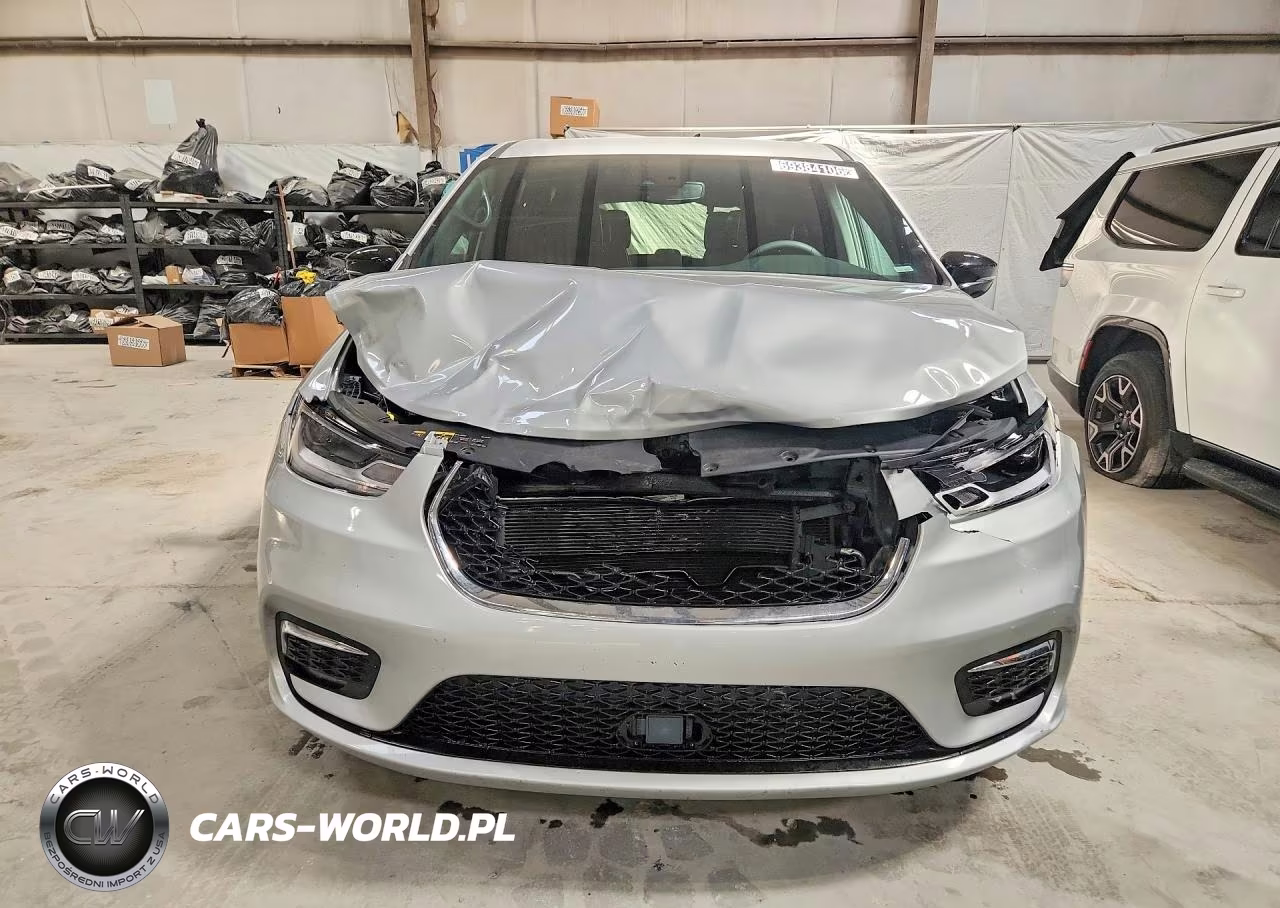 2026 Chrysler Pacifica Select VIN:2C4RC1BG8TR193362 - 5