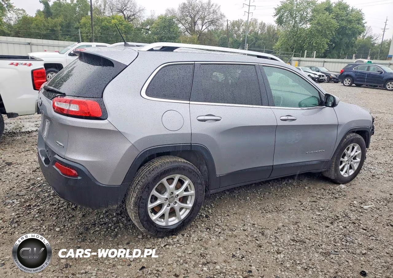 2014 Jeep Cherokee Latitude VIN:1C4PJLCS2EW105704 - 3