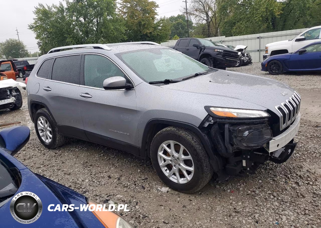 2014 Jeep Cherokee Latitude VIN:1C4PJLCS2EW105704 - 4