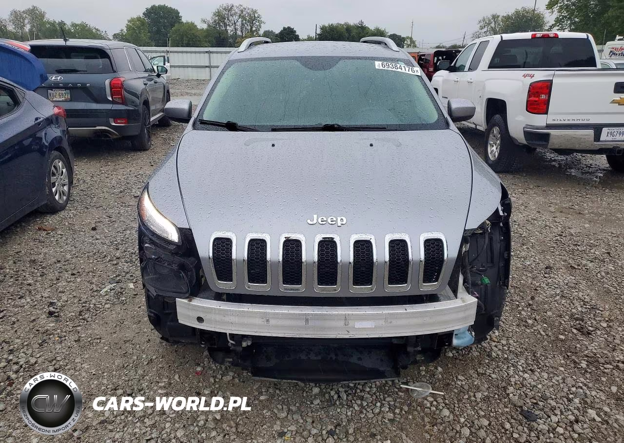 2014 Jeep Cherokee Latitude VIN:1C4PJLCS2EW105704 - 5