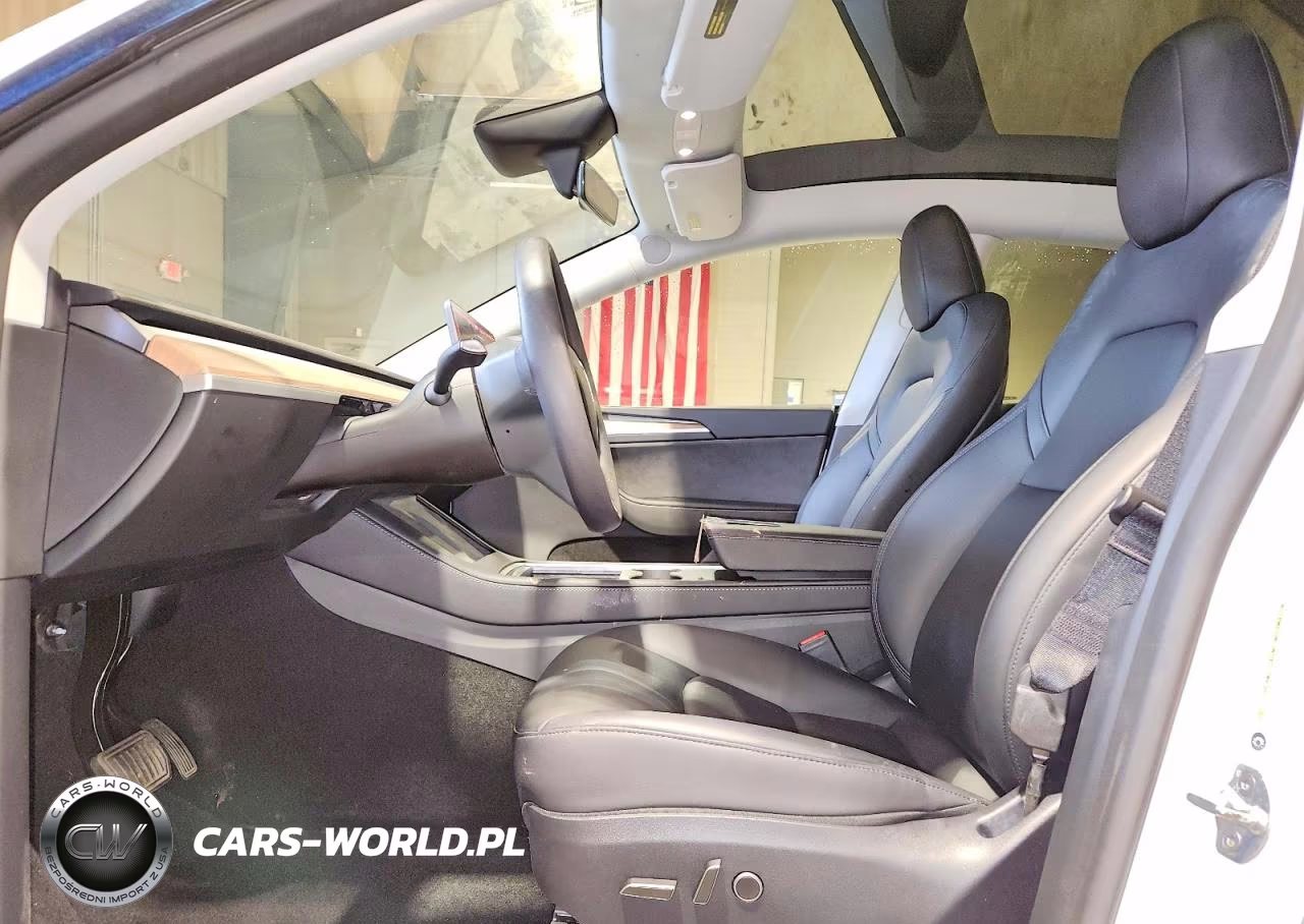 2025 Tesla Model Y VIN:7SAYGDEE1SA355564 - 7