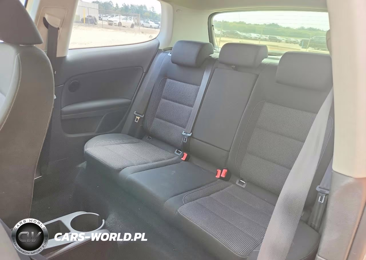 2010 Volkswagen Golf VIN:WVWAB7AJXAW121888 - 11