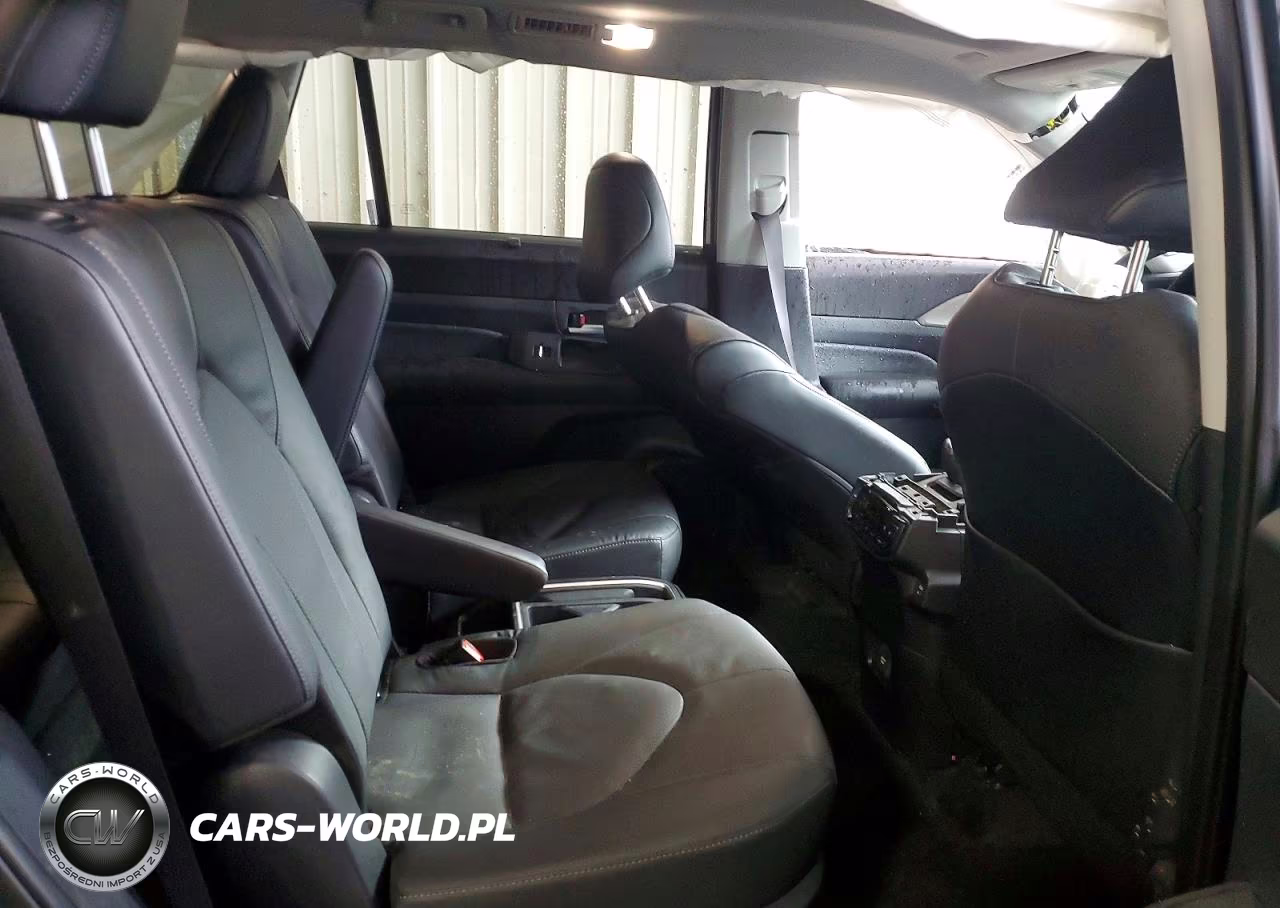 2026 Toyota Grand Highlander Platinum VIN:5TDAAAB57TS133727 - 10