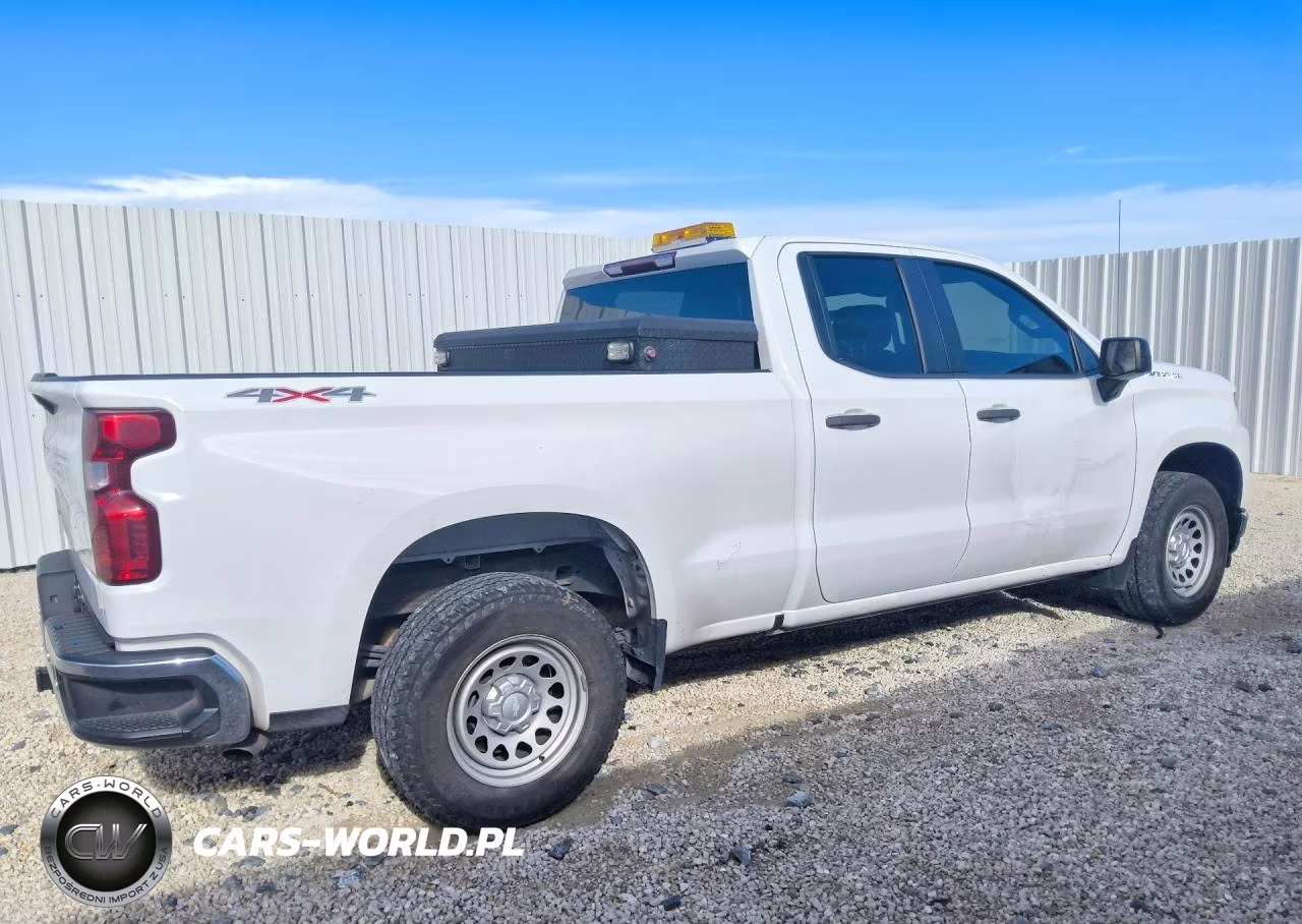 2021 Chevrolet Silverado K1500 VIN:1GCRYAEF1MZ330122 - 3
