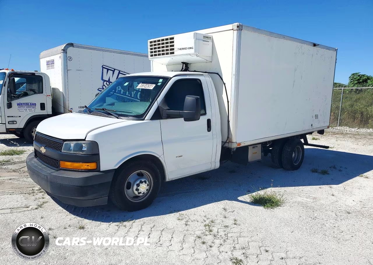 2018 Chevrolet Express Refrigerated Box Truck VIN:1GB0GSFPXJ1235873 - 1