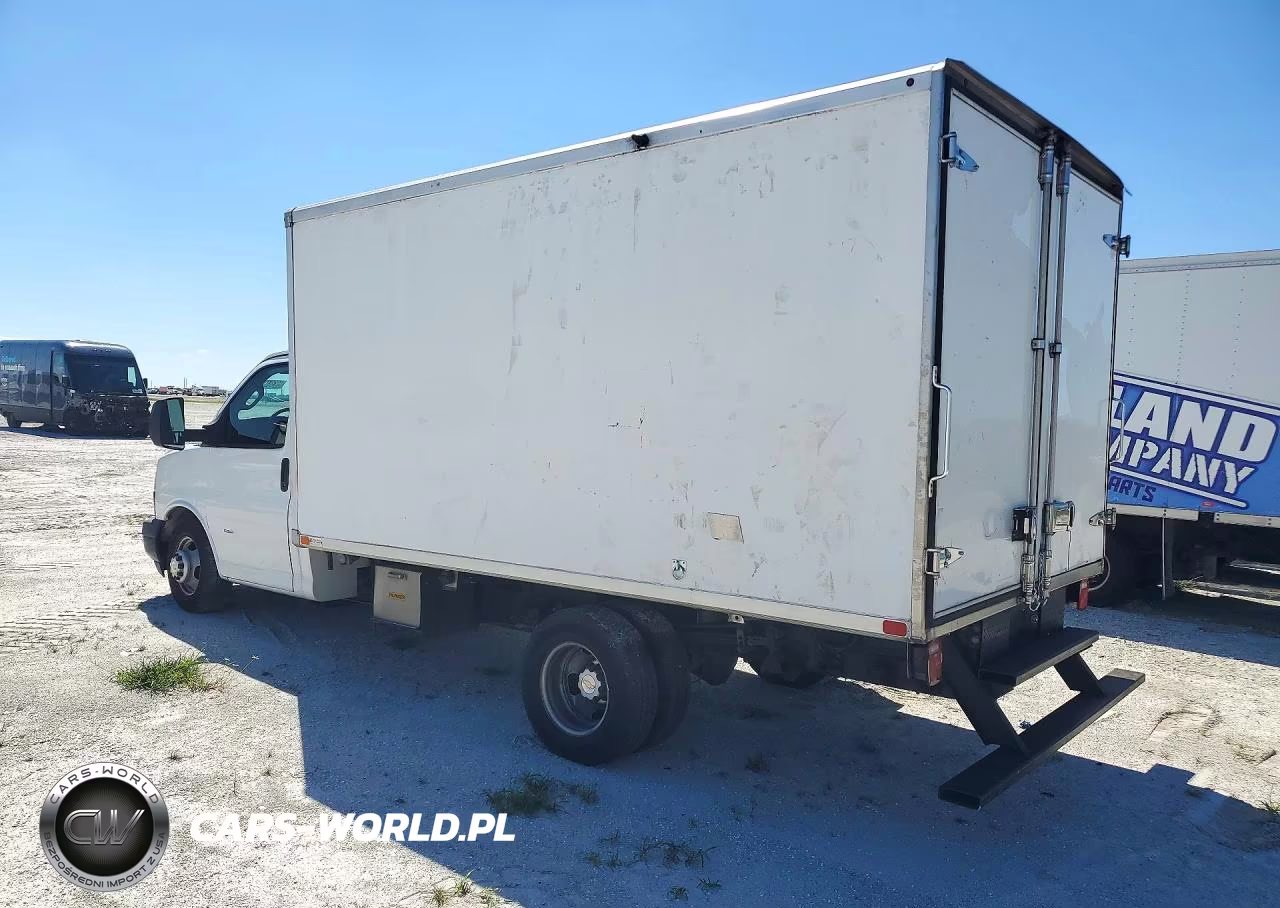 2018 Chevrolet Express Refrigerated Box Truck VIN:1GB0GSFPXJ1235873 - 2