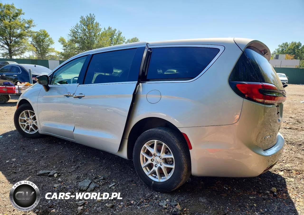 2024 Chrysler Pacifica Touring L VIN:2C4RC1BG5RR159307 - 2