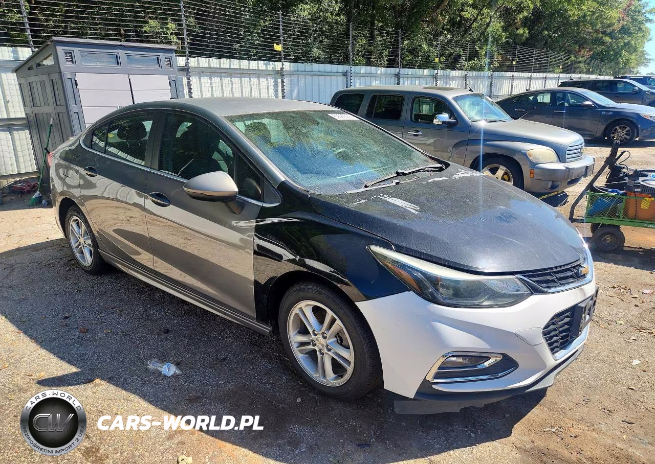 2018 Chevrolet Cruze Lt VIN:1G1BE5SM0J7241999 - 4